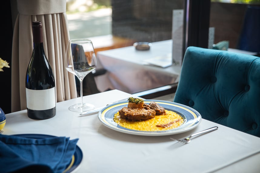 Risotto alla milanese e vino: guida agli abbinamenti perfetti Risotto alla milanese e vino: guida agli abbinamenti perfetti